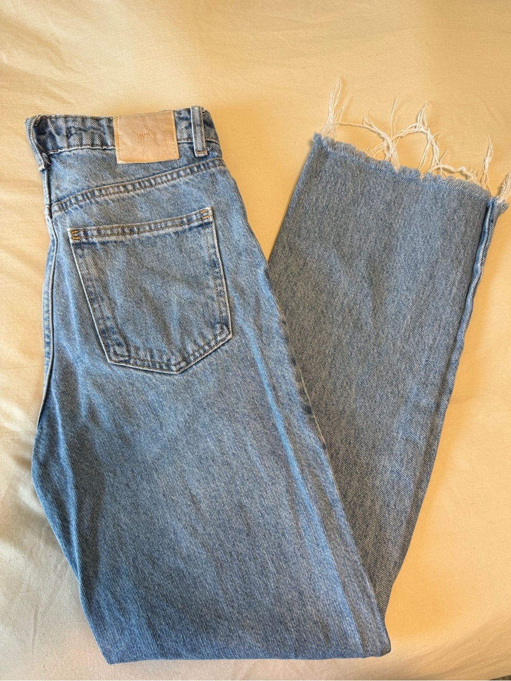 Zara Classic High-Waist Blue Denim Jeans with Raw Hem size 0